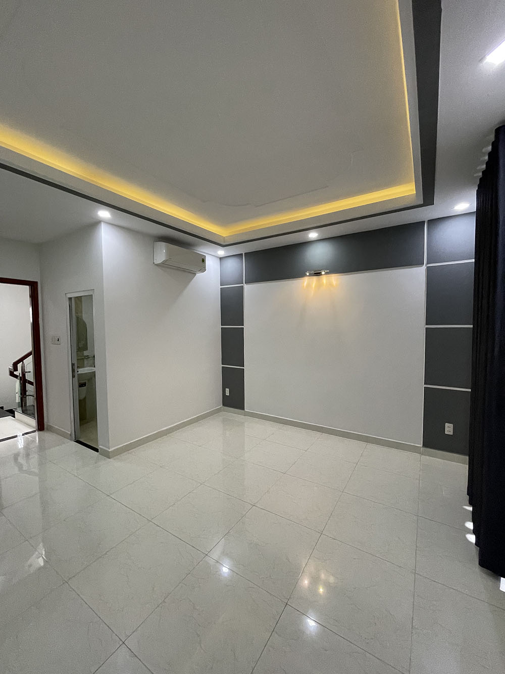 Bán nhà Hoàng Hoa Thám, Quận Bình Thạnh tuyệt phẩm 3 lầu (4,5m x 12m) đẹp lung linh hẻm ôtô khu VIP